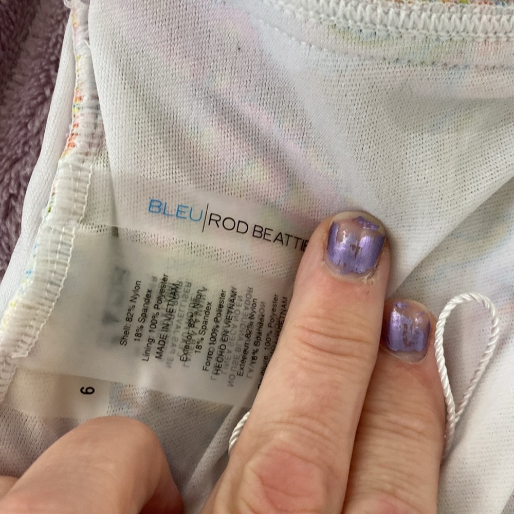 Bleu Rod Beattie one piece swimsuit. Let the Sun Chine In size 6 - Picture 8 of 10